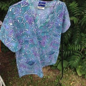 Scrubs top large
